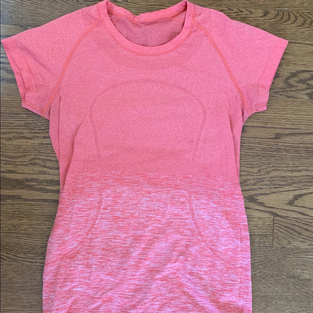 Lululemon Swiftly Tech Short Sleeve - size 8